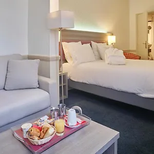 Poussin Hotel Parijs